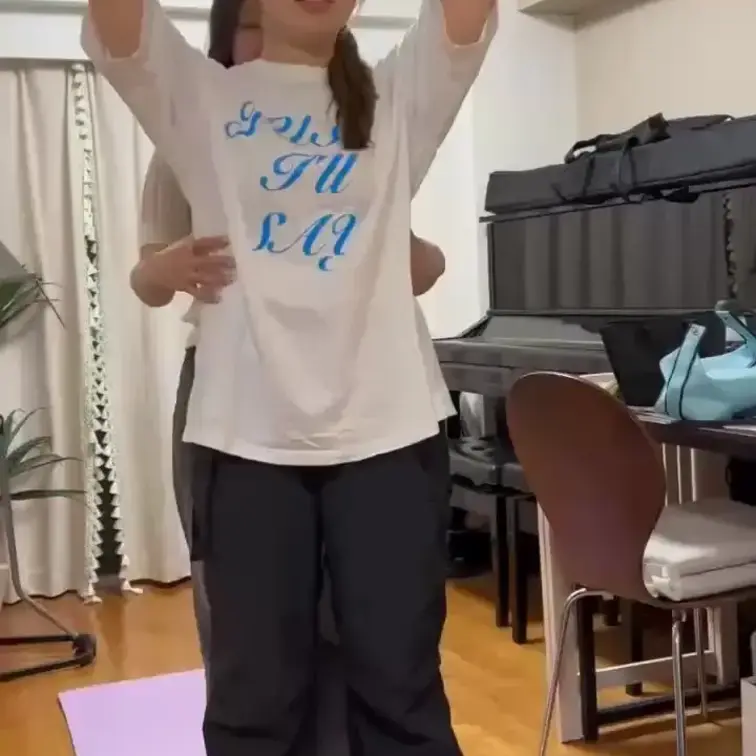 皆様大変お待たせしました！
今回皆様大変お待たせしました！
今回のくすぐり動画はこちらです👍

是非いっぱい見て