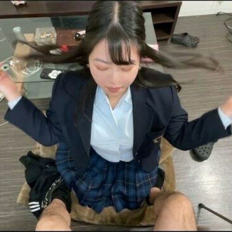 今夜公開！！

まずは映像の切り抜き写真をご覧ください！


学校帰りに僕の自宅に遊びに来たのですが、ノリでち