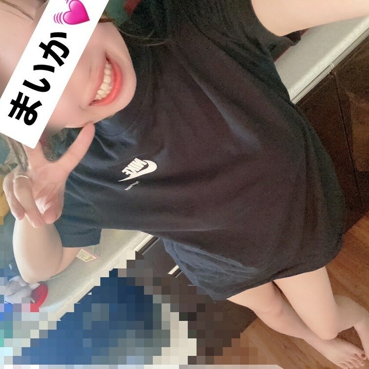 暑いからこんな格好で台所に立っちゃうよね😏🩷
ちなみに下はTバック🩷💭