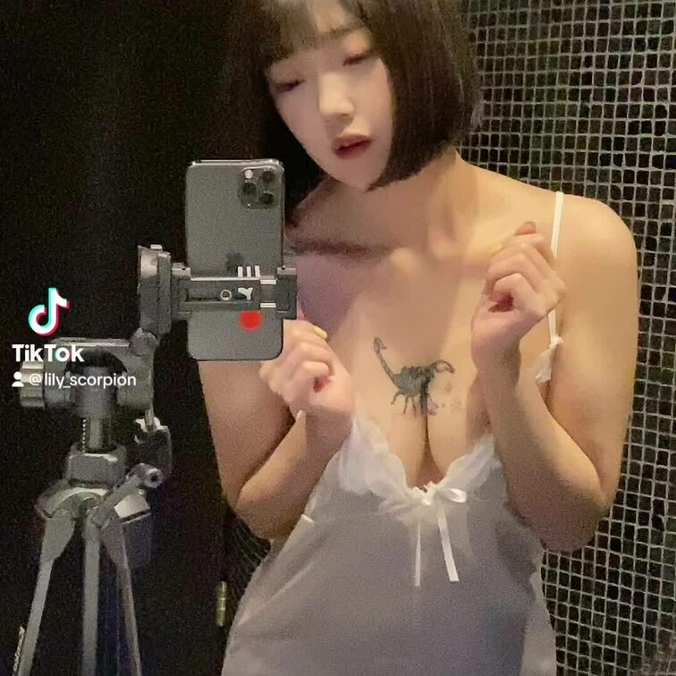 気分投稿！

ノリで撮ったT○kTok💓💓
