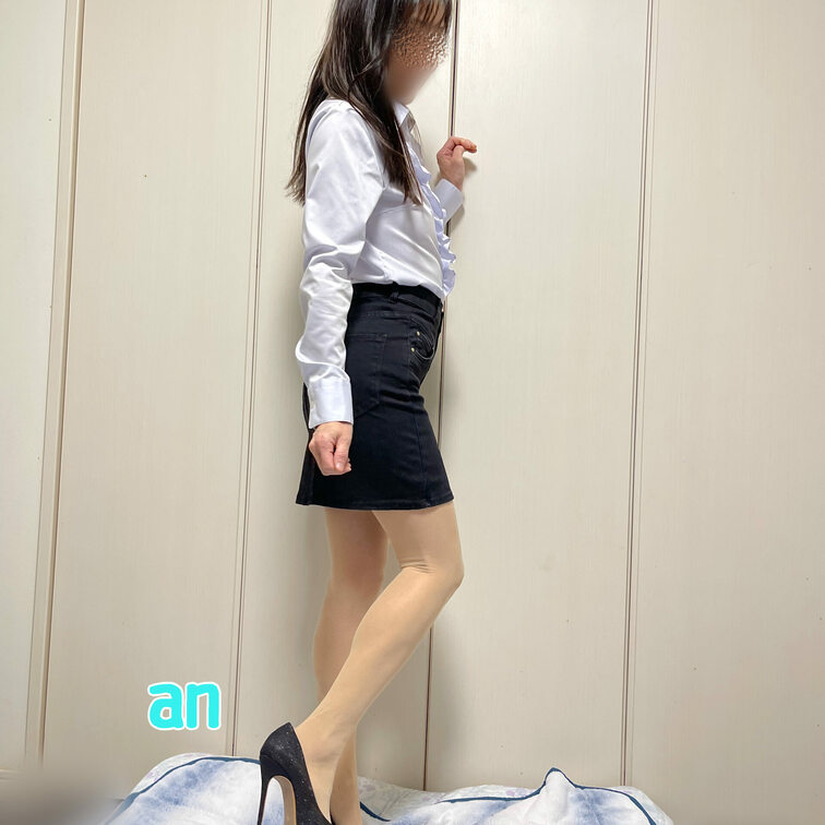 12/13 今夜から【写真】はOL風パンストシリーズ☺️
