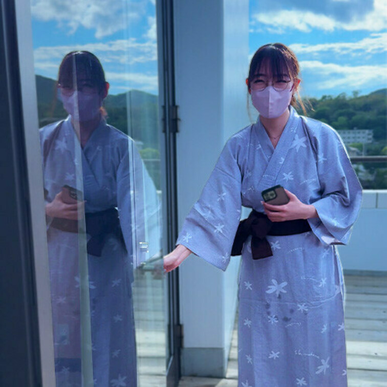 【俯瞰アングルVer】

朝ってムラムラしません？朝日の差し込むベッドでハチャメチャにお潮を漏らした上で今回の最後は