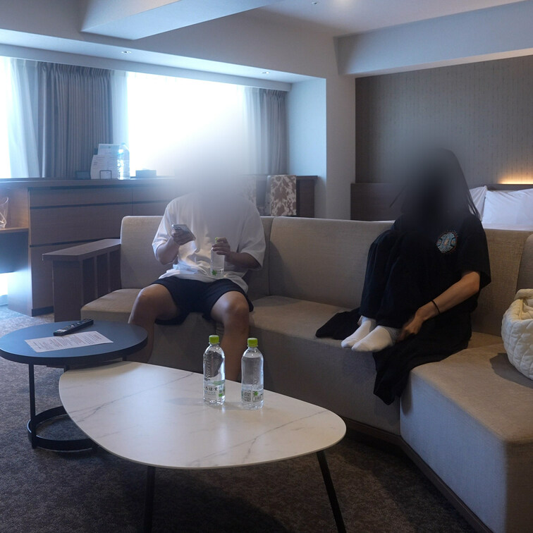 【社会人の彼氏持ち専門学生Yちゃん（21歳）と3連続生中出しセックス 前編】（2時間5分）

▼本編はこちら
ht
