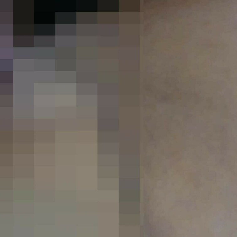 パイパンおまんこに中出しです。
前の動画で乳首舐め＆パイパンおまんこハメ撮りしてます。