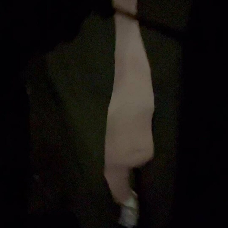 自撮り棒で野外露出🤳