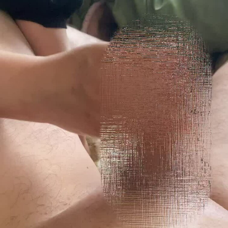 妻から手コキされました…。我慢できず射精。

