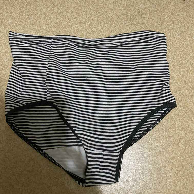 妊婦の嫁のパンツ