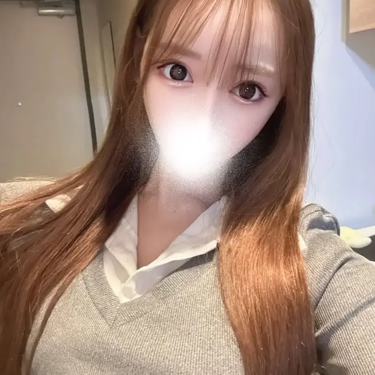 はじめまして🤍
20歳ラウンジ嬢の れいです🫶

最近趣味で
…えっちな動画はじめようかなって思ってます🥺
今