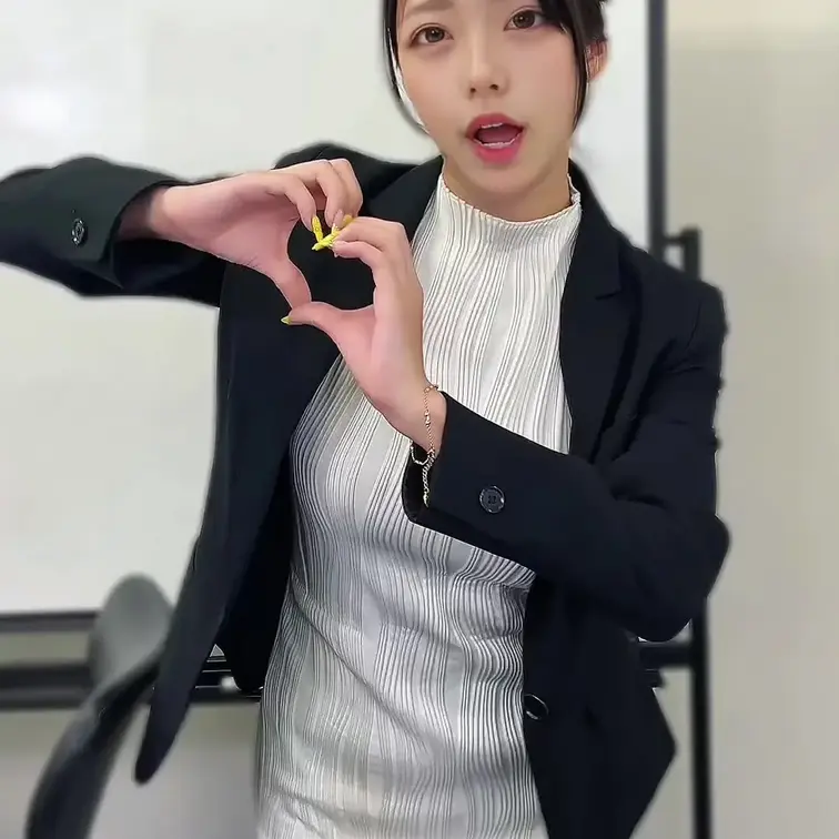 tiktokでは絶対BANになってしまう服装で踊ってみました❤️

みゆ推しプランから見れますよー！！