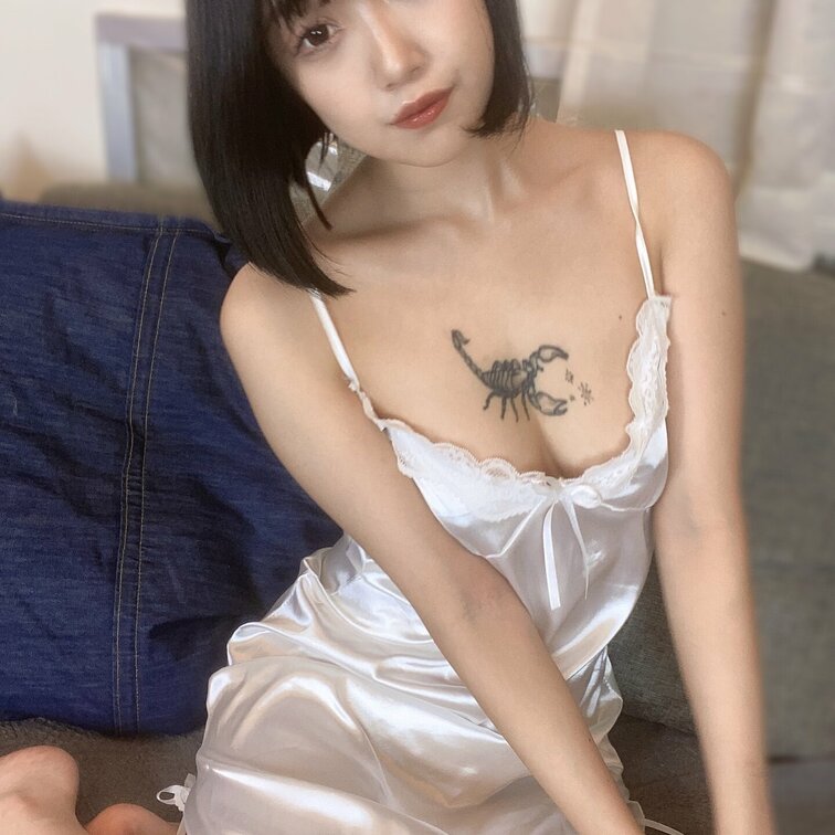 純白ラブドールでえっちなことしよ？