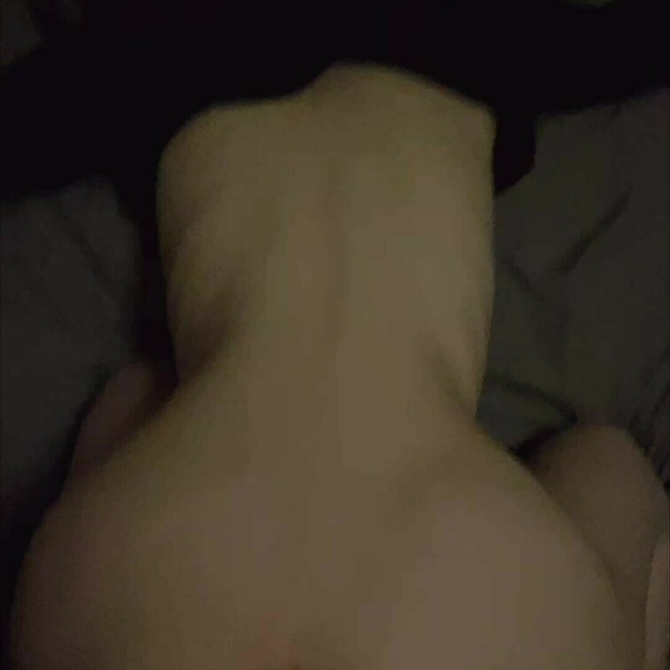 寝る前に妻オナホでスッキリしました🐮💗
ムラムラして急遽動画を回したので画面少し暗めです😂