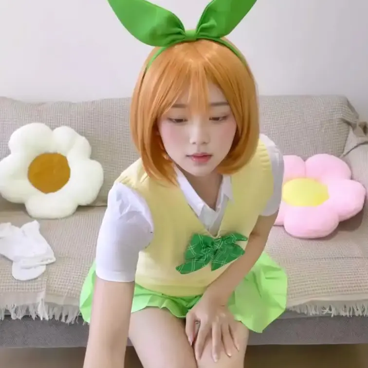 --------
再UP🐤
--------

足裏リクエストたくさん頂いてたので、四葉ちゃん🍀コスプレでやって