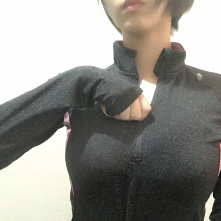 スポーツウェアに着替えたところ🐈

ジム行くときはこれ着てます(*´Д｀*)

髪ボサボサなの恥ずかしいけど、せ