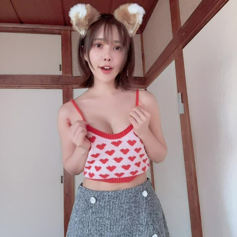 レトロなお部屋にあってそうな服えらんだけど、
どうかな？？❤️