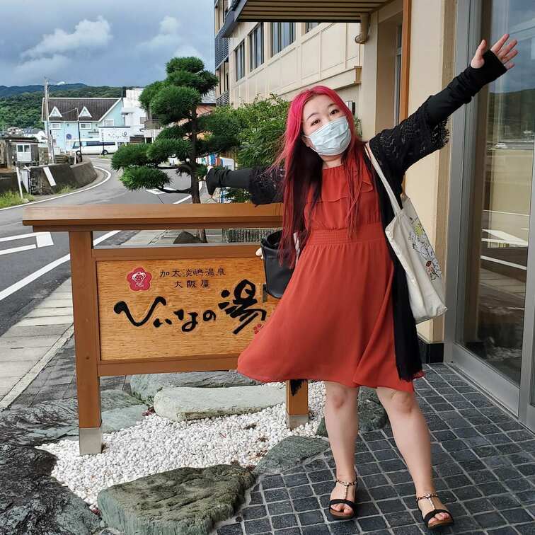 りほさん。和歌山混浴オフ会の時に撮った記念写真です。さて、この後みんなで混浴することになるのですが。その時の画像や動画は