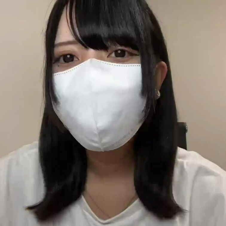 【りん 18 歳】

りんさんのライブ配信動画です
生配信 だと、1 回の有料配信を視聴すると、おおよそ平均 5,