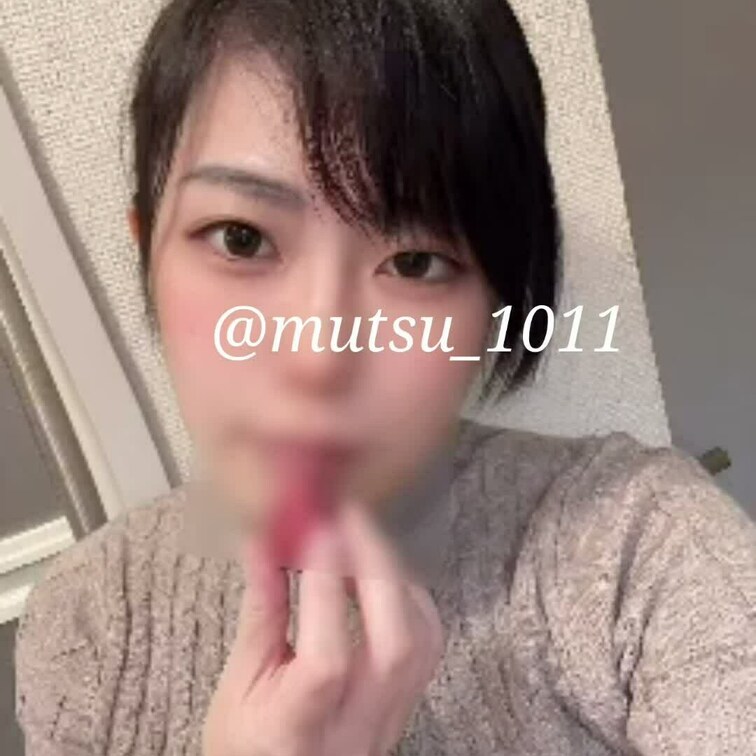 イチゴのチ◎コをぺろぺろ🍓🍫