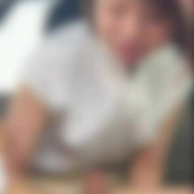 【人妻ちゃん①】○○○を2人保育園に預け、そのまま近くのパチ屋駐車場にしゃぶりに来る人妻ちゃん✨旦那とご無沙汰らしく、乗