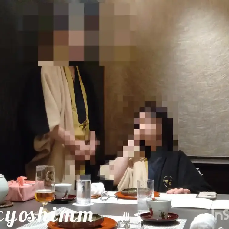 温泉旅行での個室食ではこんなことをが行われているようです🥰デザートのちんぽは格別なようです😊