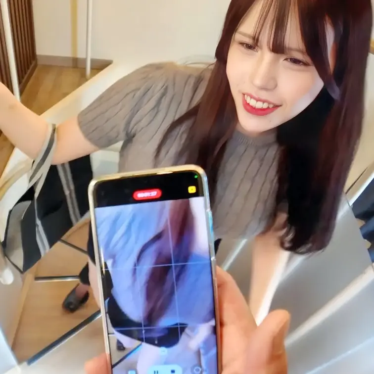 この部屋、螺旋階段があるので、ウキウキ写真が撮れます!お前、撮り方ショボくて、メチャクチャよく見ないと螺旋階段気付かんだ