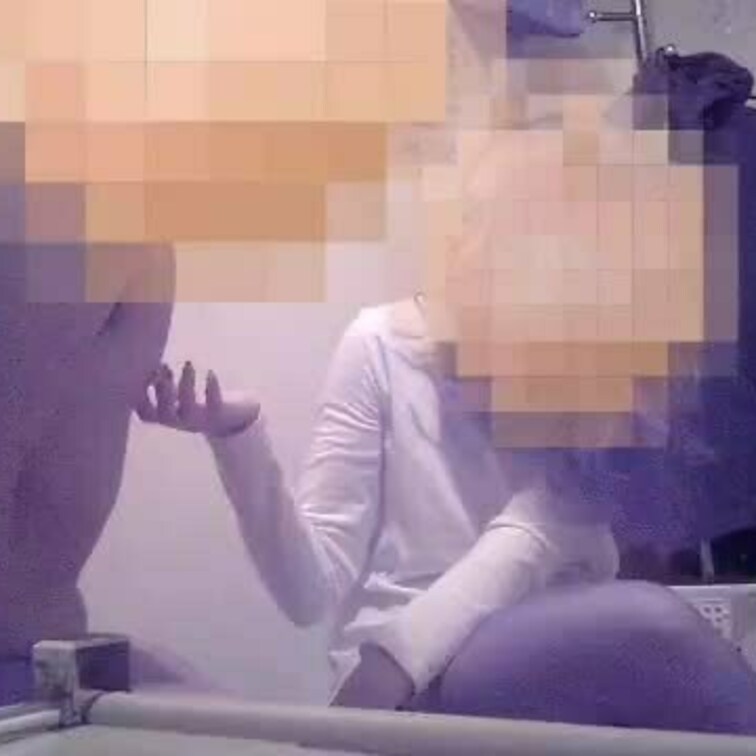 昔の動画です。（ガラケー）
唾責め、手コキ、乳首責め、たまらんのです…。