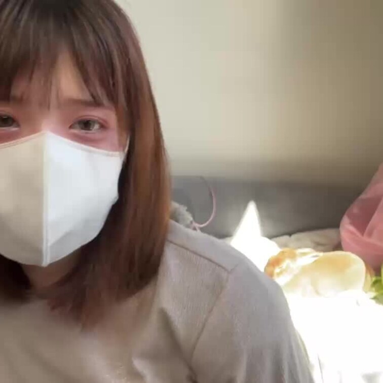 【みれい 20 歳】

みれいさんのライブ配信動画です
生配信だと、1 回の有料配信を視聴すると、おおよそ平均 5