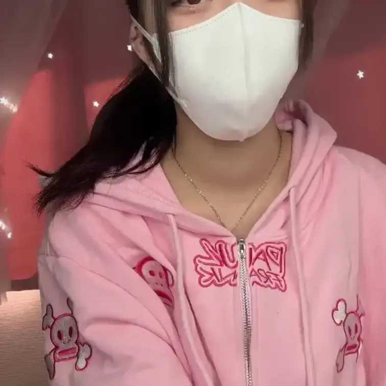 【みれい 20 歳】

みれいさんのライブ配信動画です
生ライブ配信だと、1 回の有料配信を視聴すると、おおよそ平