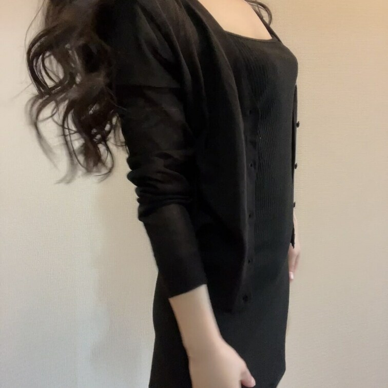 ワンピース、ブラ脱ぎ脱ぎ💙
ブラ取ったら乳首触りたくなってしまいます///
どんどんエッチな気分になっちゃいます❤️