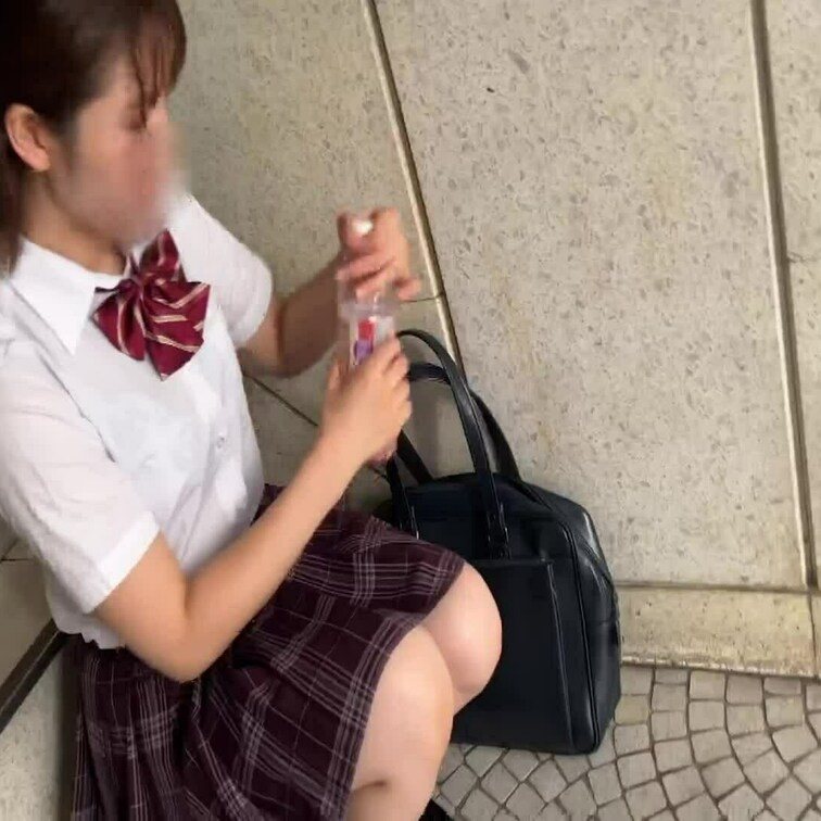 顔出し【個人撮影】大学進学前の真面目系デカ尻ま●こちゃんとの割り切り
