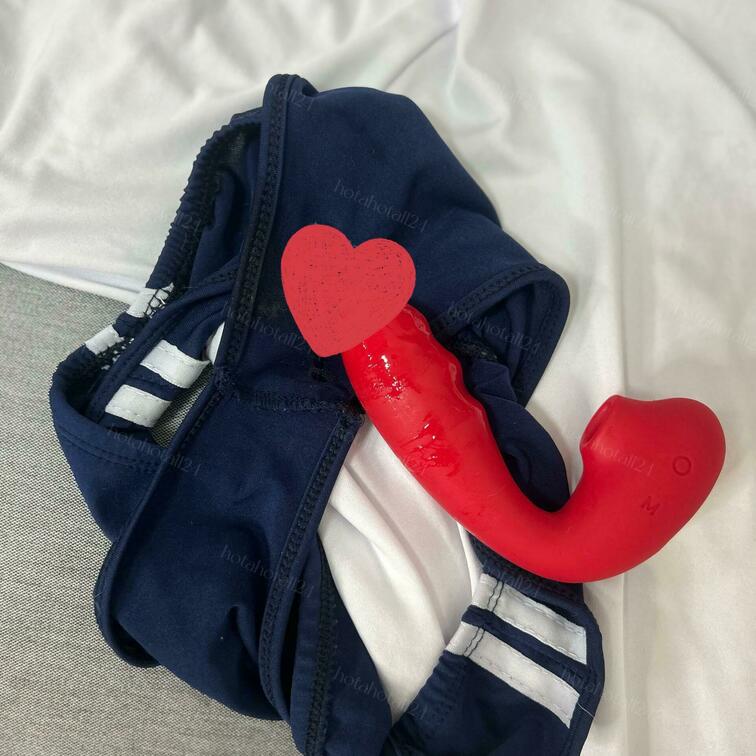 この格好でビシャビシャ。
背徳感がたまらない…！！

#フェチ
#変態
#パンツ
#ブラジャー
#パンティ