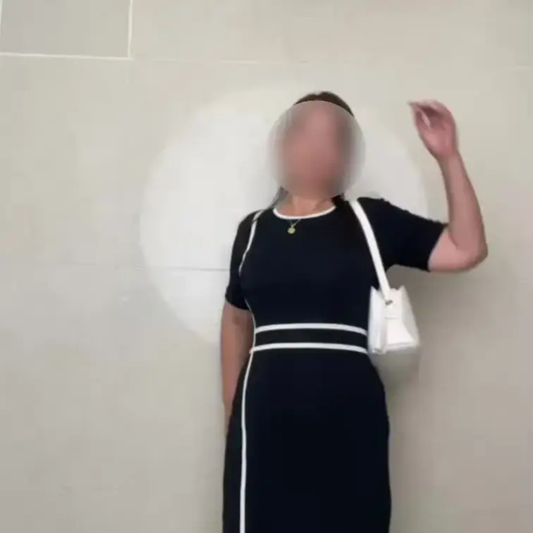 やっぱ屋外は暑くて無理だ。とりあえず良い場所があったから下着見せてもらう…