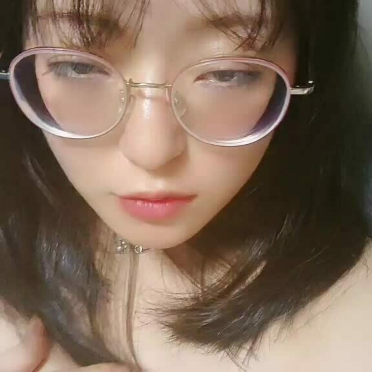 バイブおにゃで興奮してしまったので再びいじっちゃった…
やらしい部分がかなり近いので要注意です
くりちゃんも中も気持