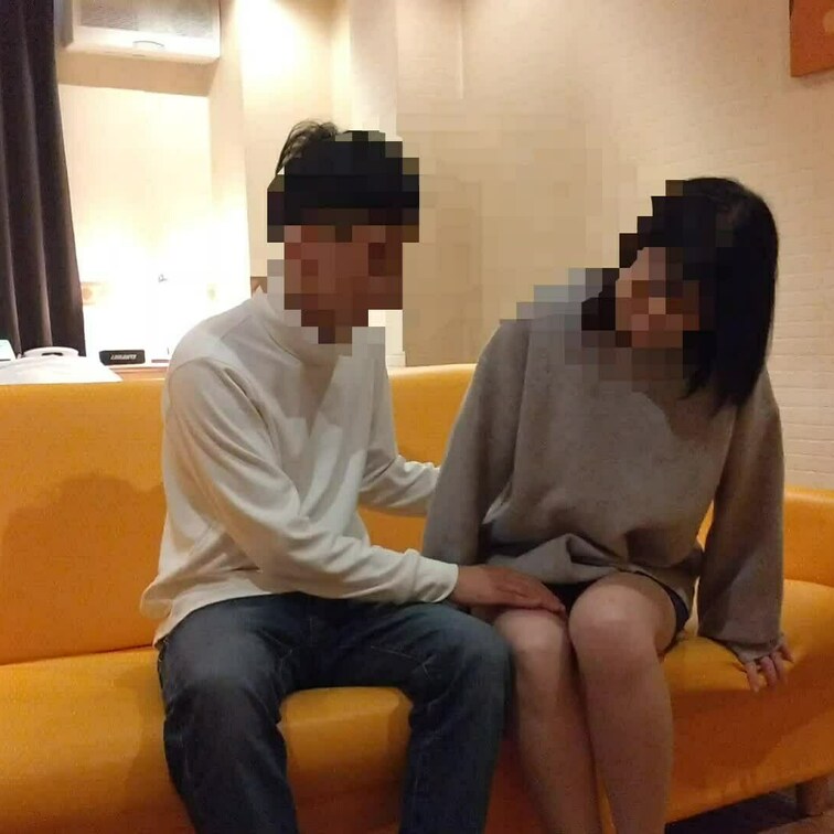 エロ仲間のKさんと妻のラブラブな様子をご覧下さい。
色々な角度から撮影しております。

シーンによりカットしており
