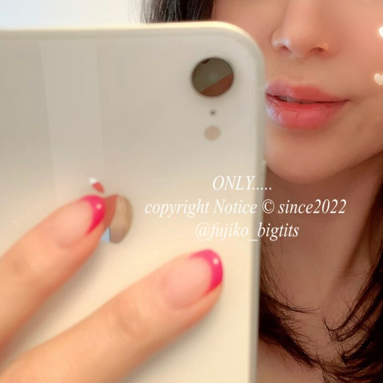 今から新しいiPhoneにしてきます💕
この📱で最後の自撮り☺️