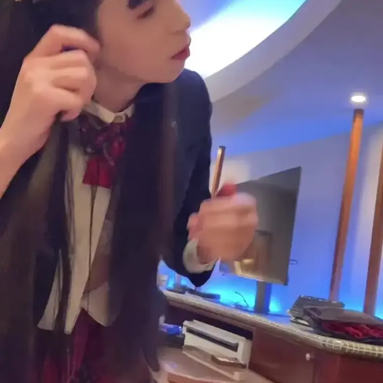 制服コスでご奉仕フェラ