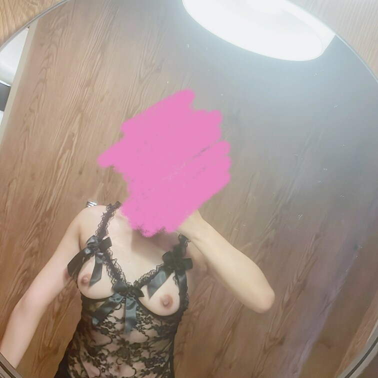 初めて1人でラブホに入ってみました///

開放感と寂しさでおかしくなりそうだった…笑

いっぱいおかずにしてく