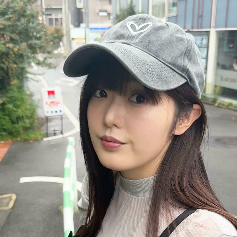 #213【MISATO 22歳】
今回ストリートスナップに協力してくれたのは、オトナ可愛いコーデが素敵なMISATOち
