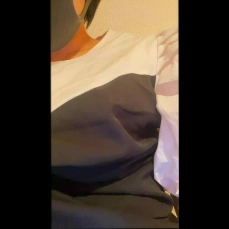 【ビデオ通話】Dカップ大学生 はるか・経験人数1人の女の子のパイパンマンコくぱー、アナル接写！

ご覧いただきありが