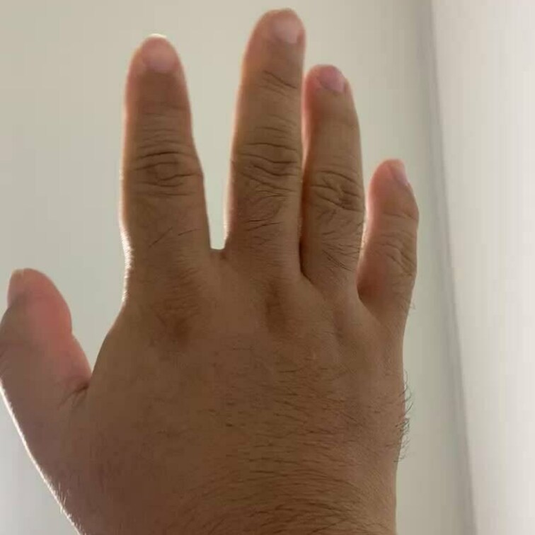 手がムチムチで小さいのがコンプレックスなんですがコレが良いって人がチラホラ居たので撮ってみました笑笑