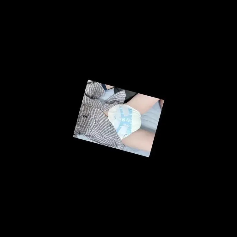 おむつ脱ぎ→おトイレ→お風呂→おむつ交換
朝のおむつ交換の流れを撮ってみましたー!