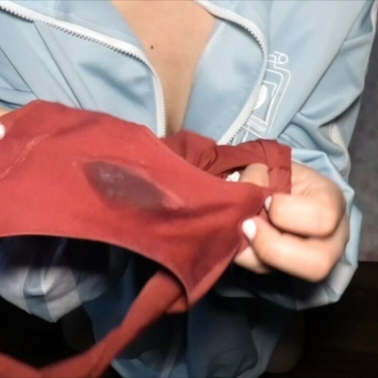 【ファン限定フル動画】🎁

パンツ越しにオナニーしてたらパンツの裏側が汚れてしまいました。酸っぱい匂いがするけどその