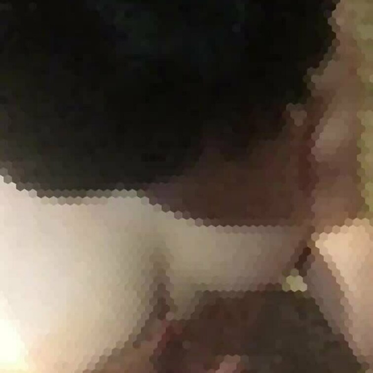 ちょいぽちゃ女子のラブホで手コキの動画です。めちゃ気持ちよかったです。