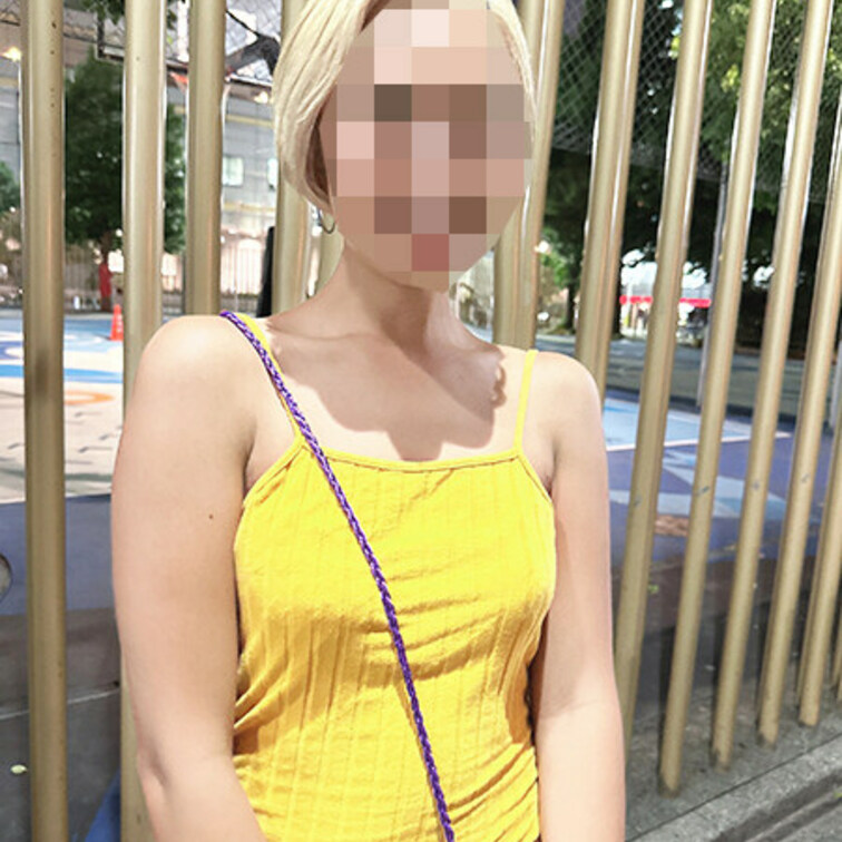 リクちゃん／21歳

職業：アパレル店員
立ちんぼ歴：1年
お金の使い道：ホスト

褐色の肌が夏～！って感じ