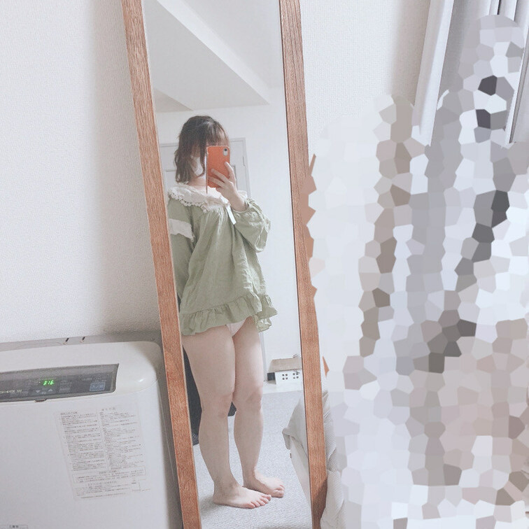 上だけきると、ぱんちらしてしまう際どいルームウェア