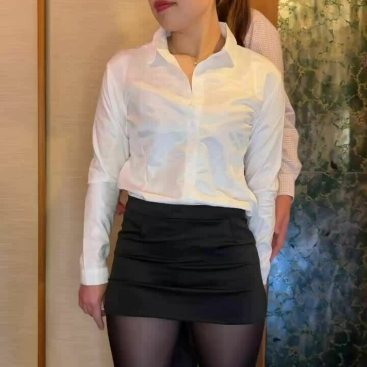 2人でスーツ着てOL不倫風ハメ撮り
こんなエロいOLが居たら、仕事にならない。
仕事サボって見て欲しい😉
