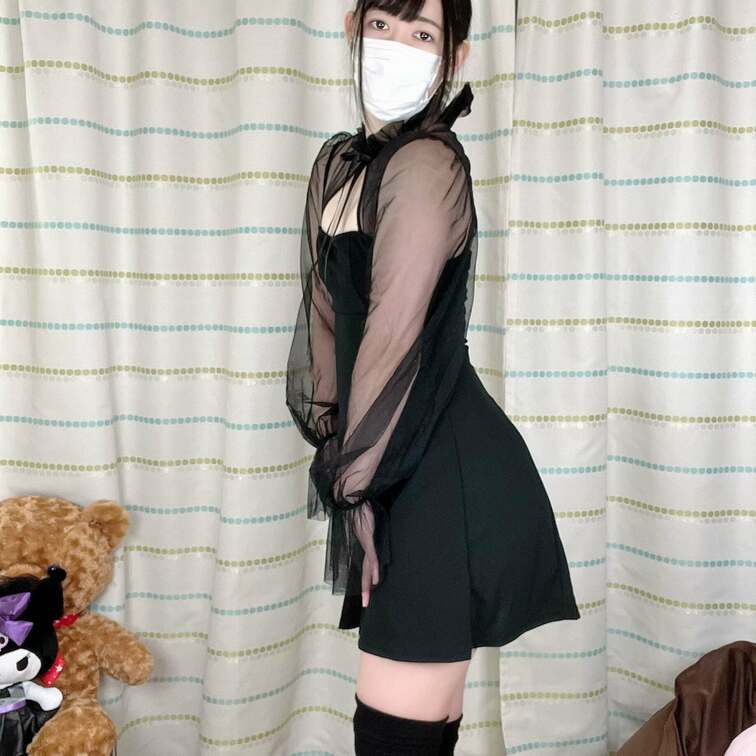 黒ずくめのピンクおぱんつ💕