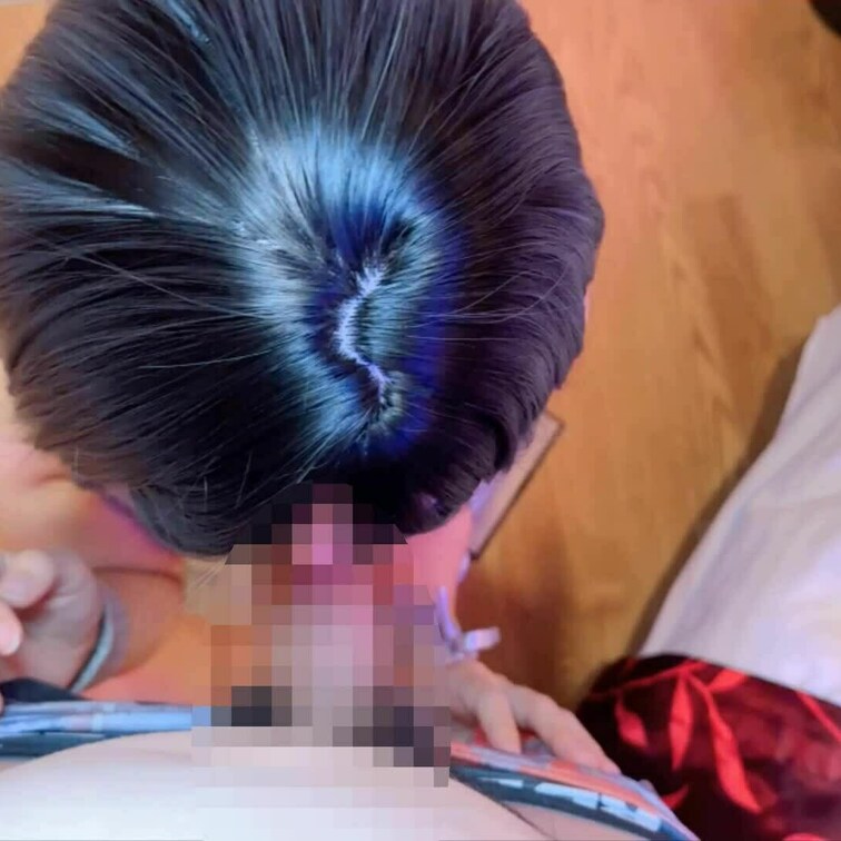 こんな美人なお○○○さんにたくさんフェラしてもらったらもう、、すぐイキそう、、、仕返しで僕もバックで突きまくってお○○○