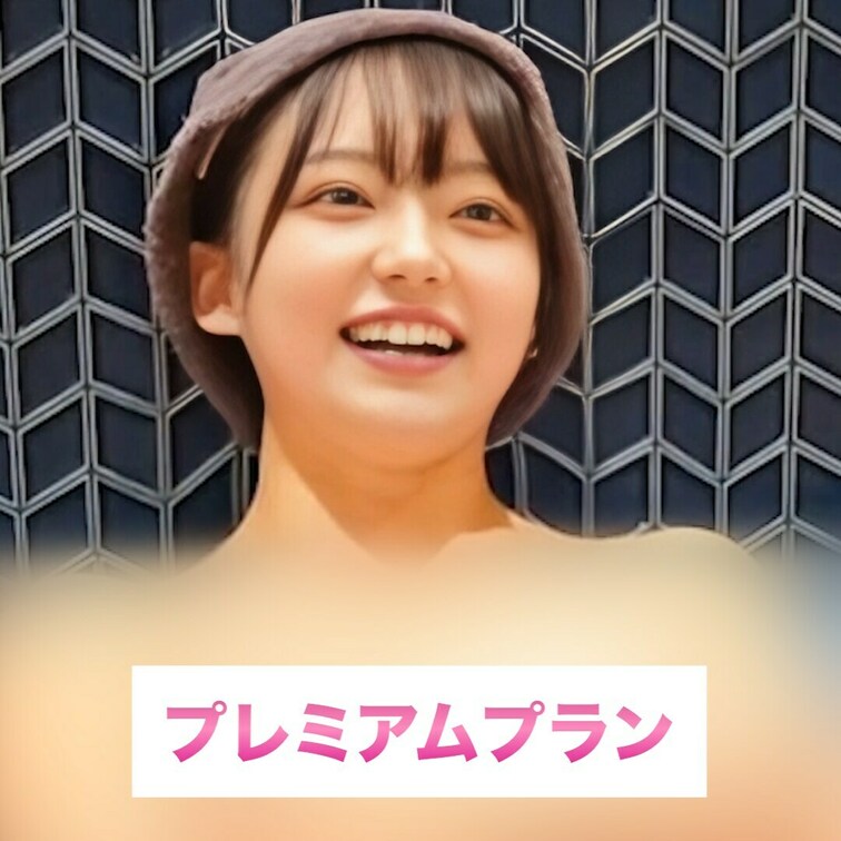 隙間からチラッ♡