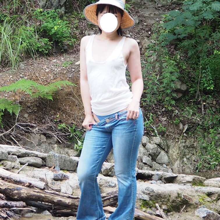 弥生の屋外撮影です。この日はヌードも含め、いろんな画像を撮りました。
セクシーアイドル虎の穴・弥生編all(顔隠し