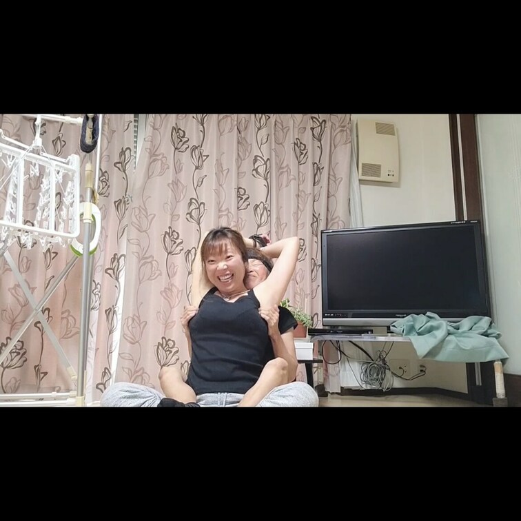 皆様いつもご購入ありがとうございます☺️
今回のくすぐり動画はこちらです👍

是非見てあげてくださいね(  ˆОˆ